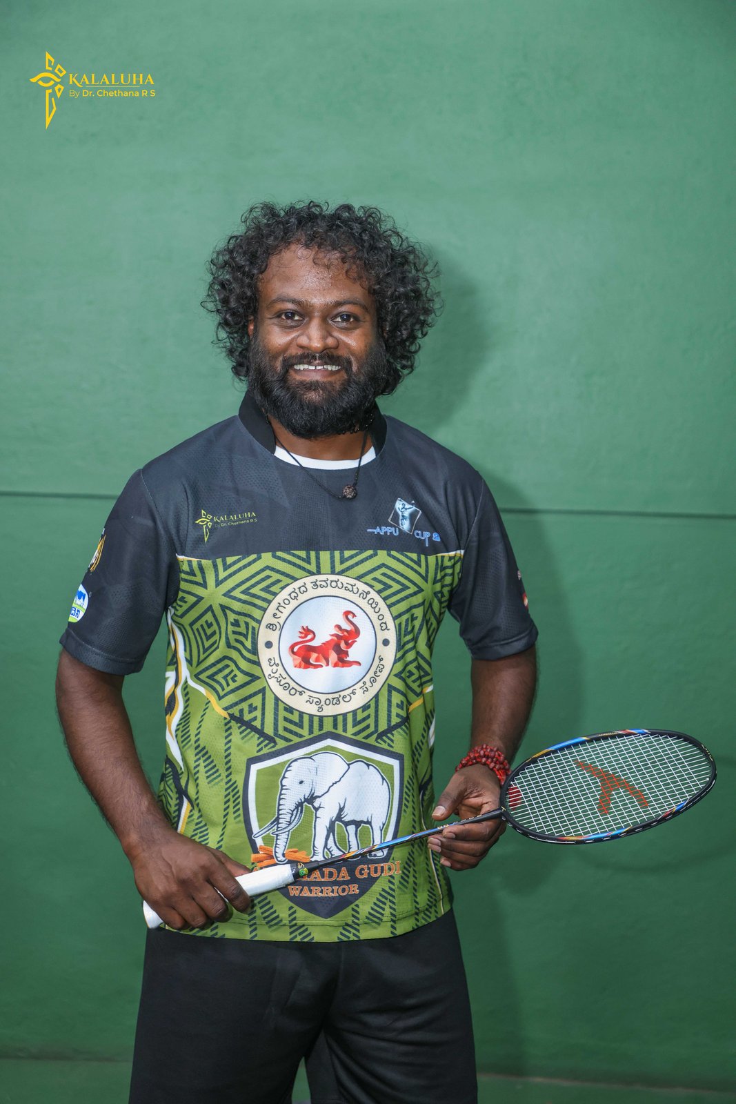 Badminton Service action