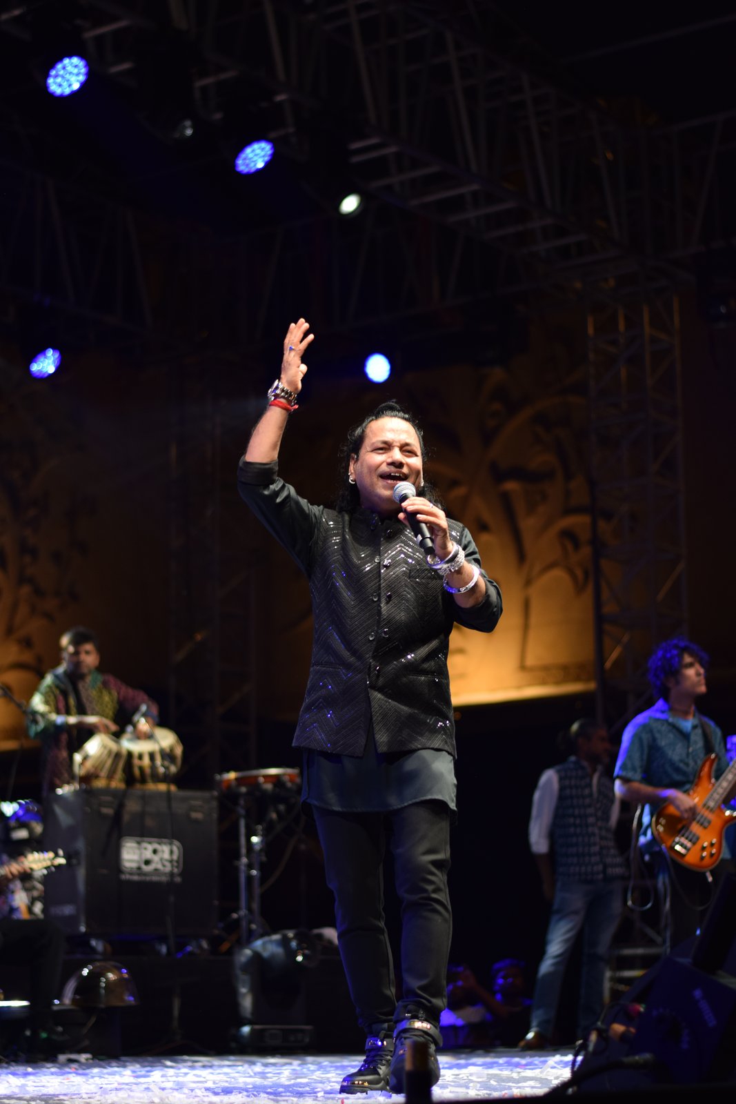 Kailash Kher Close